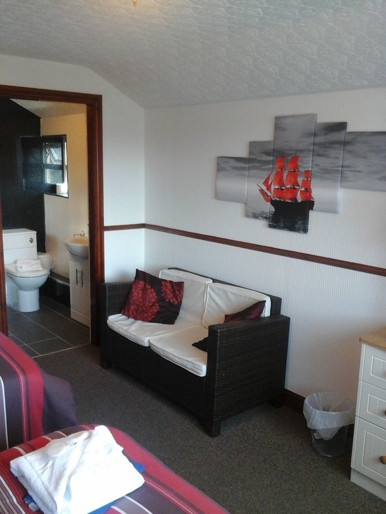 Boathouse Hotel Holyhead Exterior foto